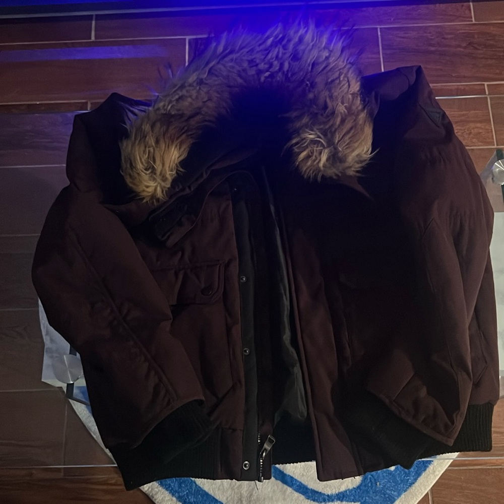 GUESS burgendy hooded jacket
